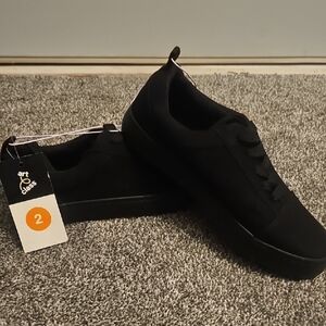 Art Class Men's Classic Black Sneakers